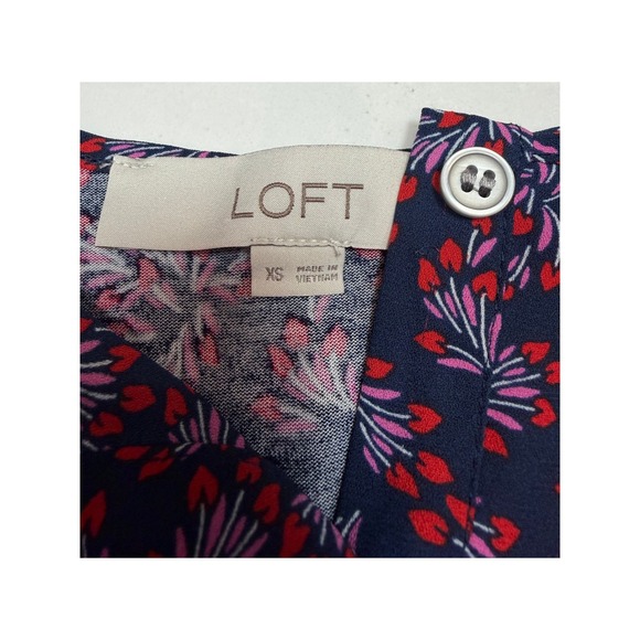 LOFT Women's Navy Floral Print Flutter Sleeve Button Front Blouse Top XS - Picture 4 of 5